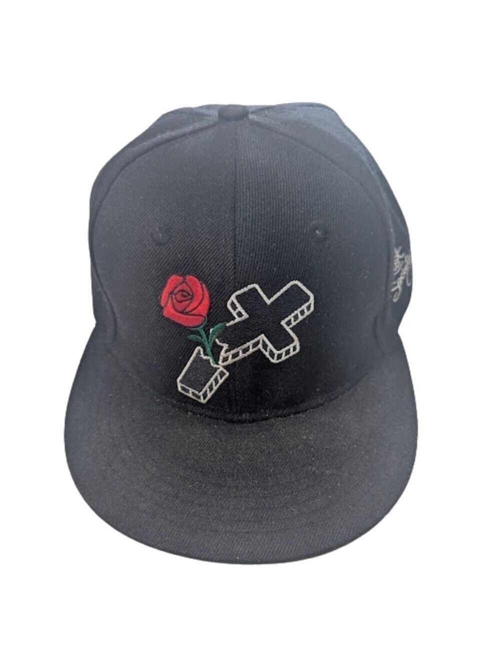 Riot Society Rose & Cross Graphic Snapback Black Flat Brim Hat – OSFM